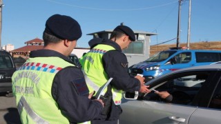 Bayburtta jandarmadan trafik denetimi