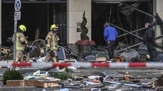 Berlinde bin 500 balığın bulunduğu dev akvaryum patladı: 2 yaralı