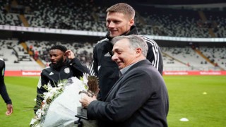 Beşiktaş, Dünya Kupasında forma giyen isimlere plaket verdi