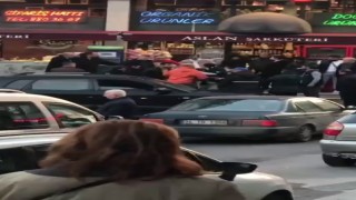 Beylikdüzünde bıçaklı kavga anları kamerada