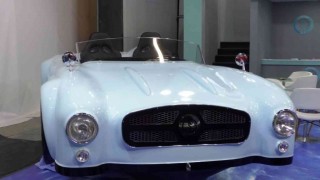 Boat Show fuarında 1960 model klasik araba ilk kez sergilenerek görücüye çıktı