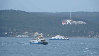 Bozcaada ve Gökçeadaya fırtına nedeniyle tüm feribot seferleri iptal edildi
