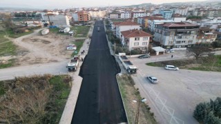 Bozulan asfalt yol yenilendi