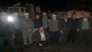 Burhaniyede arıcılara şeker dağıtıldı