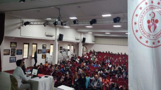 Burhaniyede Sporcu Sağlığı Semineri düzenlendi