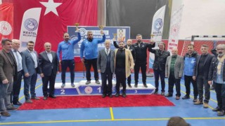 Bursada geleneksel Reşit Karabacak serbest güreş turnuvası yapıldı