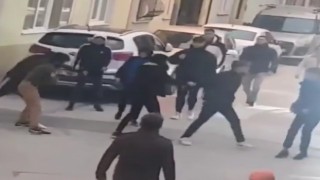 Bursada liseli gençlerin kavgası kamerada