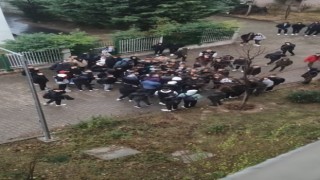 Bursada liseli gençlerin tartışma anları kameralarda