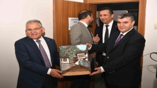 Büyükkılıç, KAYMEK Göz Nuru Tesislerinde kursiyerlerle buluştu