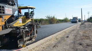 Büyükşehir, asfalt çalışmalarına Tarsusta devam ediyor