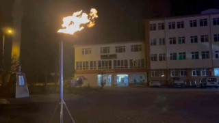 Büyükşehir, Sarıoğlan ve Akkışlada doğalgaz meşalesini yaktı