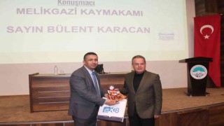 Büyükşehirin ‘Değer Gençlik Seminerine Kaymakam Karacan konuk oldu