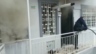 Çakmakla oynayan çocuklar yangın çıkardı