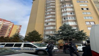 Cam silerken beton zemine düşen kadın hayatını kaybetti