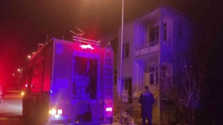 Çatı katı yangını paniğe neden oldu