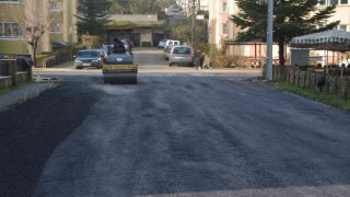 Çaycuma Belediyesi parke üzerine sıcak asfalt döktü