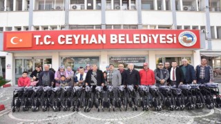 Ceyhanda ihtiyaç sahiplerine tekerlekli sandalye