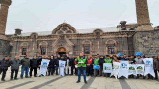 Çinin Doğu Türkistandaki zulmü Karsta protesto edildi