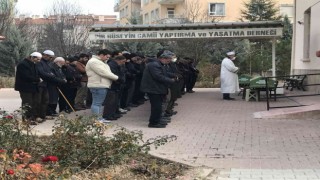 Cinnet getiren babaları tarafından öldüren kız kardeşler toprağa verildi