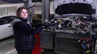 Çıraklıktan mühendisliğe: Burcu usta