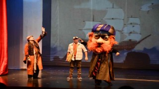 Çocuklar Türk dünyası kahramanlarını tiyatro ile öğrendi