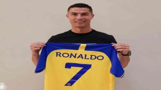 Cristiano Ronaldo resmen Al Nassrda
