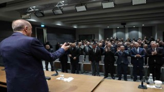 Cumhurbaşkanı Erdoğan, İstanbulda minibüs odaları başkanları ve şoförlerle bir araya geldi