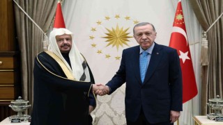 Cumhurbaşkanı Erdoğan, Suudi Arabistan Şura Meclisi Başkanı Abdullah Muhammed İbrahim Al-Sheikhi kabul etti.