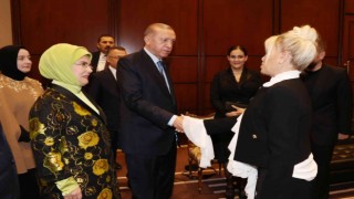 Cumhurbaşkanı Erdoğan: Türkiyeye ve Türk kültürüne hizmet eden, katkı sunan herkesin başımızın üstünde yeri vardır