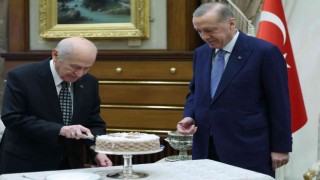 Cumhurbaşkanı Erdoğandan Bahçeliye erken doğum günü sürprizi