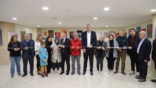 ‘De Rıen’ Resim Sergisi Kartal Belediyesi’nde Açıldı