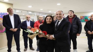 ‘De Rien resim sergisi Kartal Belediyesinde açıldı