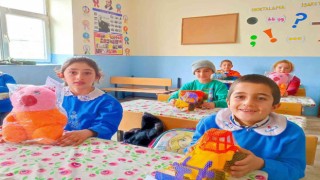 Digorda çok çalışma sözüne oyuncak