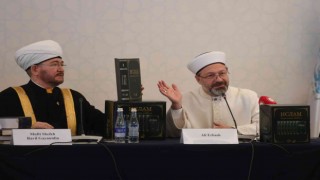 Diyanet İşleri Başkanı Erbaş, “Hadislerle İslam” adlı eserin Rusça çevirisini tanıttı