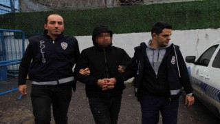 Doktorun burnunu kırarak güvenlik görevlisini de darp eden şüpheli adliyede