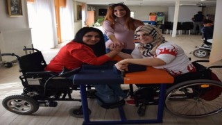 Dramdan doğan başarı engelli sporcu Elif Çelik: Müdür okula kabul etmemişti, şimdi Türkiye birinciliğim var”