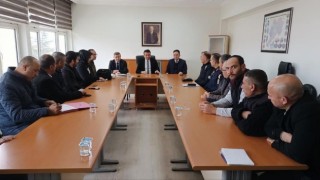 Eber Gölünde yangınların nasıl önleneceği muhtarlara anlatıldı
