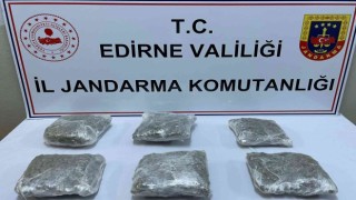 Edirnede jandarma ekipleri uyuşturucuya geçit vermiyor