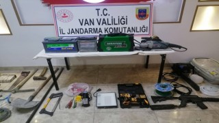 Edremitte hırsızlık yapan 2 kişi tutuklandı