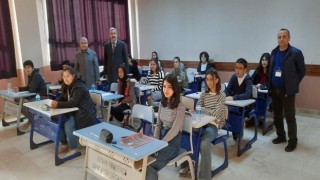 Efelerde ortaokul öğrencileri matematik ile yarıştı