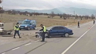 Emet`te trafik kazası: 2 yaralı
