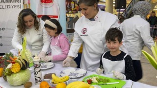 Engelli bireyler usta şefler eşliğinde hünerlerini sergiledi