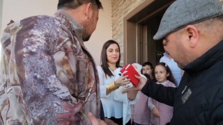 Erkek çocuğu dünyaya gelince 700 yıllık geleneği yaşattı