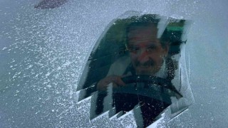 Erzincanda araç camları buz tuttu