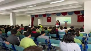 Erzincanda öğrencilere suçtan korunma yöntemleri anlatılıyor