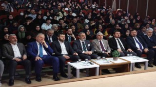 Esenlerde İstanbul Liseler Arası münazara yarışmasında final heyecanı