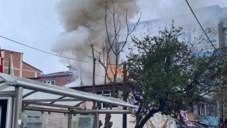Esenyurtta gecekondu alev alev yandı