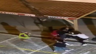 Esenyurtta sokak ortasında tekme tokat dayak kamerada