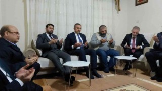 Eski Adalet Bakanı Gülden şehit öğretmenin ailesine ziyaret