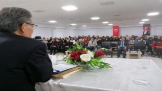 Eski Bakan Güçlüden öğrencilere tavsiyeler